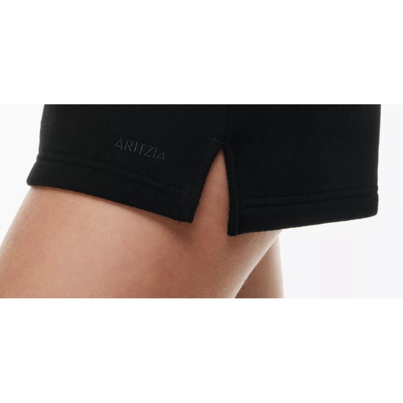 Aritzia TNA micro sweatshort - Picture 4 of 4
